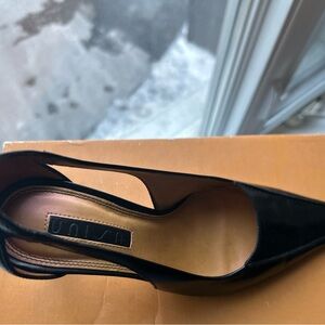 Unisa Black Pointed Toe Heels